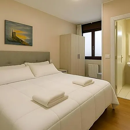 Hotel Elara *