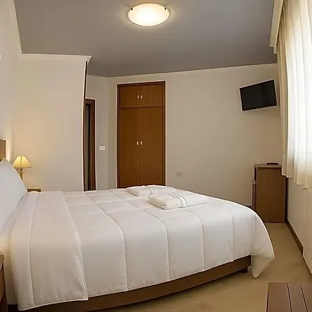 Hotel Elara Viveiro