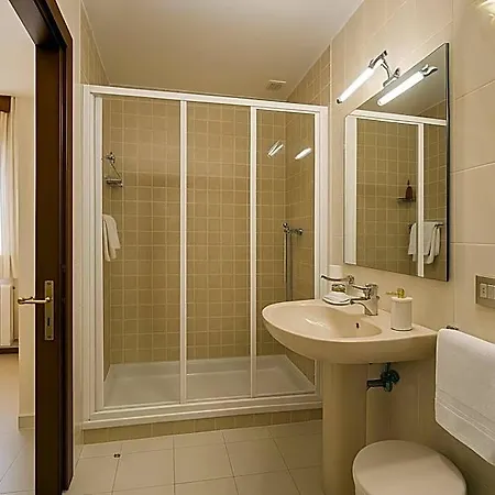 Elara Hotel Viveiro