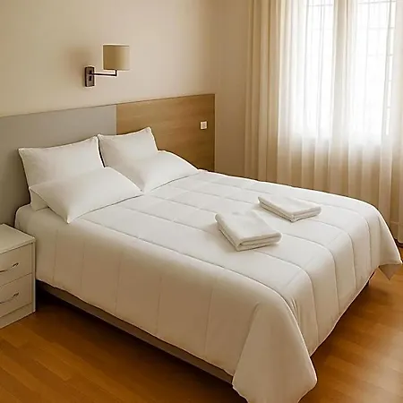 Elara Hotel *